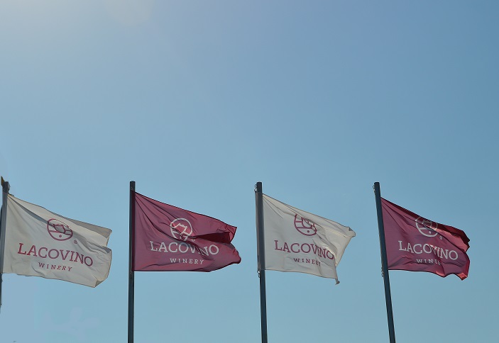 lacovino winery flags